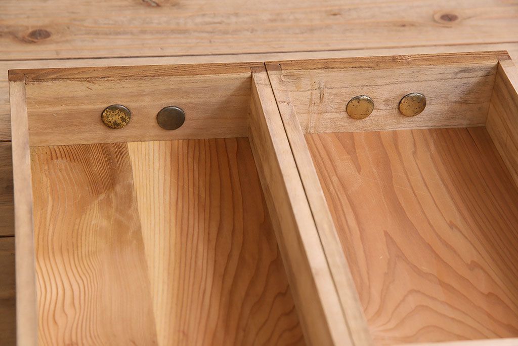 レトロ家具　昭和レトロ　結霜ガラス　使い込まれた風合いが素敵な鉄脚ローボード(ローチェスト)