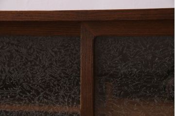 レトロ家具　昭和レトロ　結霜ガラス　使い込まれた風合いが素敵な鉄脚ローボード(ローチェスト)