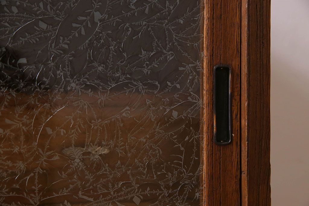 レトロ家具　昭和レトロ　結霜ガラス　使い込まれた風合いが素敵な鉄脚ローボード(ローチェスト)