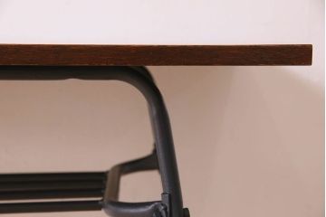 アンティーク家具　オーク材製天板　ペイントが素敵な鉄脚テーブル(平机)(1)