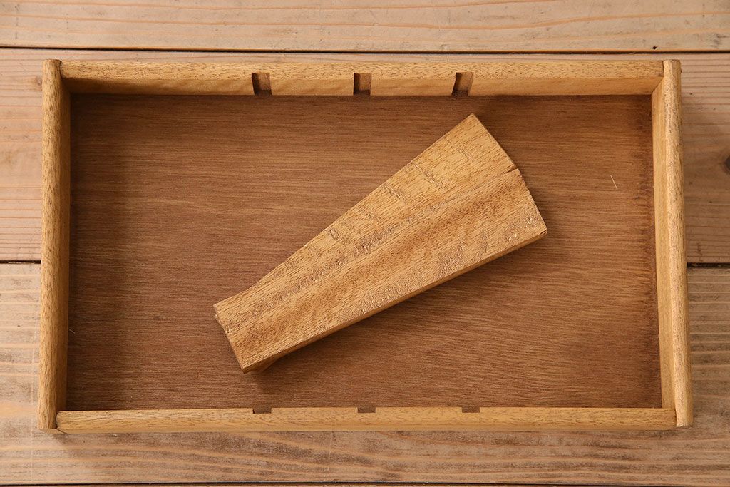 アンティーク家具　G-PLAN(ジープラン)　ルームディバイダー(収納棚・飾り棚・陳列棚)