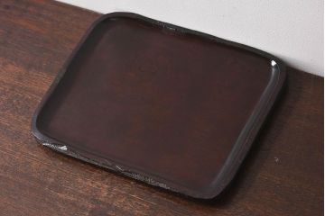 紫檀材　一枚板から刳り貫いた重厚感のあるお盆(トレー)