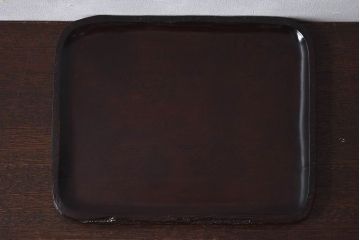 紫檀材　一枚板から刳り貫いた重厚感のあるお盆(トレー)