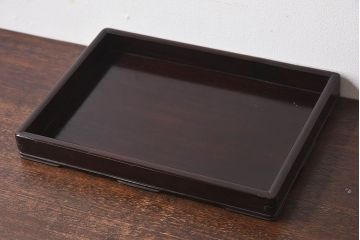 紫檀材　上品な漆塗りが魅力的なお盆(トレー)