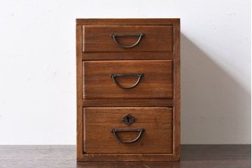レトロ家具　昭和レトロ　総桐材　使い込まれた木味の小引き出し(裁縫箱)