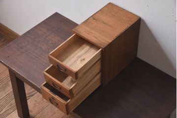 レトロ家具　昭和レトロ　総桐材　使い込まれた木味の小引き出し(裁縫箱)