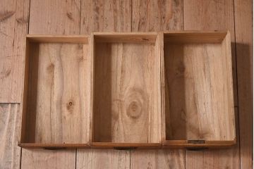 レトロ家具　昭和レトロ　総桐材　使い込まれた木味の小引き出し(裁縫箱)