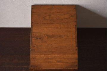 レトロ家具　昭和レトロ　総桐材　使い込まれた木味の小引き出し(裁縫箱)