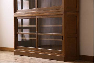 レトロ家具　昭和レトロ　前面ナラ材　古い木の質感が味わい深い重ね戸棚(収納棚)