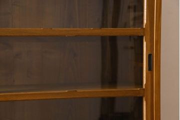 レトロ家具　昭和レトロ　前面ナラ材　古い木の質感が味わい深い重ね戸棚(収納棚)