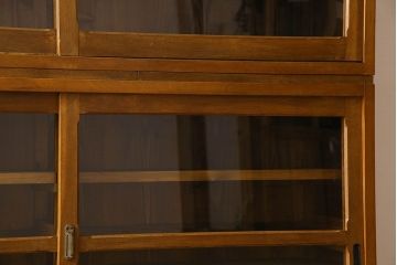 レトロ家具　昭和レトロ　前面ナラ材　古い木の質感が味わい深い重ね戸棚(収納棚)