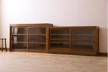 レトロ家具　昭和レトロ　前面ナラ材　古い木の質感が味わい深い重ね戸棚(収納棚)