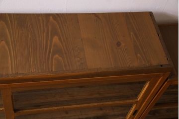 レトロ家具　昭和レトロ　前面ナラ材　古い木の質感が味わい深い重ね戸棚(収納棚)