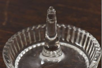 アンティーク雑貨　イギリスビンテージ　ガラス製のシンプルなリングホルダー2個セット