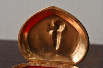 アンティーク雑貨　イギリスアンティーク　可愛らしいハート形のジュエリーケース(小物入れ、小物収納箱)