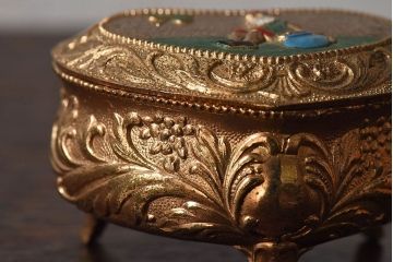 アンティーク雑貨　イギリスアンティーク　可愛らしいハート形のジュエリーケース(小物入れ、小物収納箱)