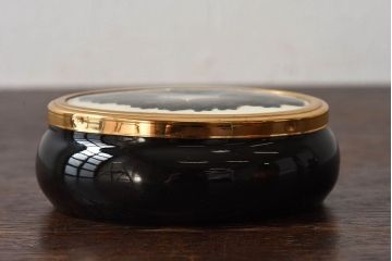 アンティーク雑貨　イギリスアンティーク　磁器製　ゴシックなデザインのピルケース(小物入れ)