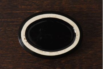 アンティーク雑貨　イギリスアンティーク　磁器製　ゴシックなデザインのピルケース(小物入れ)