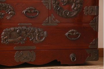 中古　伝統工芸　手打ち金具　上質な岩谷堂箪笥・四尺整理箪笥(車箪笥、衣装箪笥)(定価140万円)