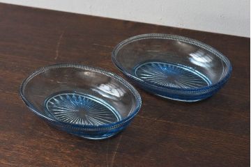 アンティーク雑貨　昭和レトロ　水色が涼しげなプレスガラス製の長皿(器)2枚セット