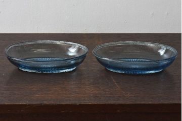アンティーク雑貨　昭和レトロ　水色が涼しげなプレスガラス製の長皿(器)2枚セット