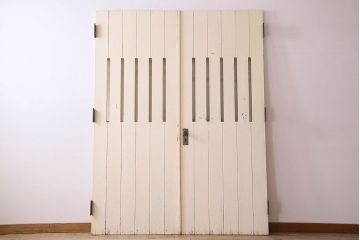 ペイント家具　両開き　使い込まれた雰囲気が素敵なドア(扉)(1)