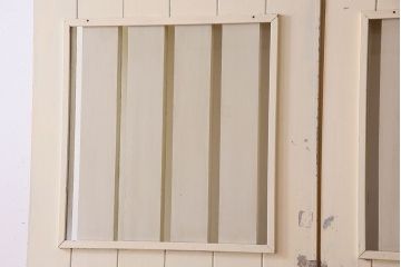 ペイント家具　両開き　使い込まれた雰囲気が素敵なドア(扉)(1)