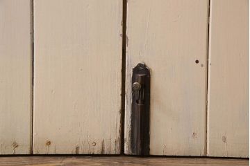 ペイント家具　両開き　使い込まれた雰囲気が素敵なドア(扉)(1)