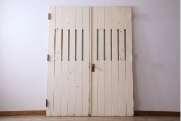 ペイント家具　両開き　使い込まれた雰囲気が素敵なドア(扉)(2)