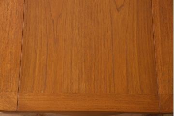ヴィンテージ家具　北欧ビンテージ　チーク材　木のぬくもり溢れる丸型エクステンションテーブル