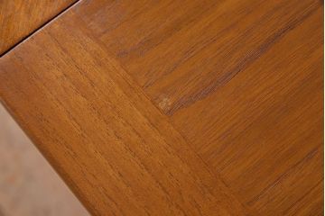 ヴィンテージ家具　北欧ビンテージ　チーク材　木のぬくもり溢れる丸型エクステンションテーブル