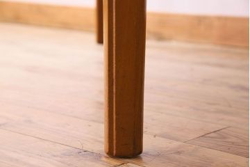 ヴィンテージ家具　北欧ビンテージ　チーク材　木のぬくもり溢れる丸型エクステンションテーブル