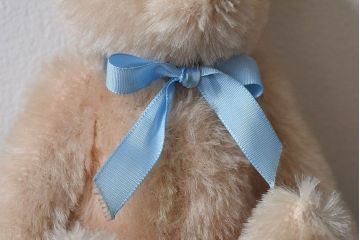 アンティーク雑貨　シュタイフ社　タグ付き!水色のリボンが可愛らしいテディベア