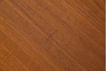 ヴィンテージ家具　北欧ビンテージ　チーク材　四角い取っ手が可愛らしいサイドボード