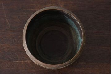 アンティーク雑貨　イギリスビンテージ　真鍮　花柄の彫刻入り!プランターポット(鉢カバー)