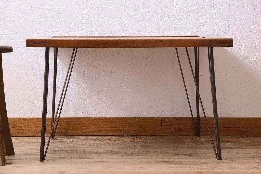 レトロ家具　昭和レトロ　使い込まれた味わいが素敵なセンターテーブル(鉄脚テーブル)