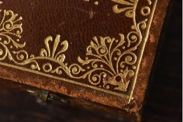 アンティーク雑貨　フランスアンティーク　本革の小さなジュエリーボックス