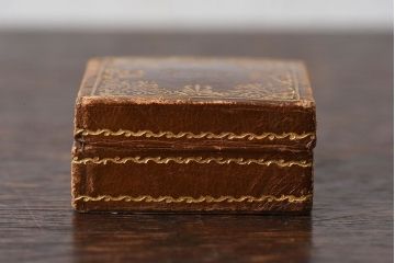 アンティーク雑貨　フランスアンティーク　本革の小さなジュエリーボックス