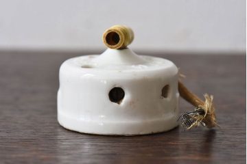 アンティーク雑貨　陶器製　珍しい回転式のアンティークスイッチ