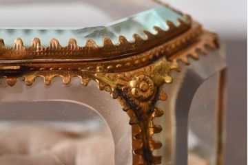 アンティーク雑貨　フランスアンティーク　面取りガラス!優美なジュエリーボックス