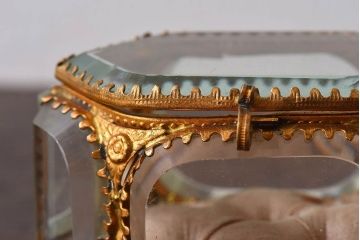 アンティーク雑貨　フランスアンティーク　面取りガラス!優美なジュエリーボックス