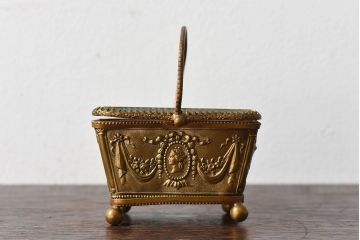 アンティーク雑貨　フランスアンティーク　装飾が美しいジュエリーケース(小物入れ)