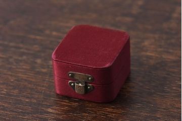 アンティーク雑貨　フランスアンティーク　上品なボルドー色のジュエリーボックス