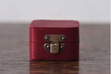 アンティーク雑貨　フランスアンティーク　上品なボルドー色のジュエリーボックス
