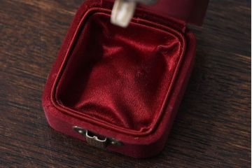 アンティーク雑貨　フランスアンティーク　上品なボルドー色のジュエリーボックス