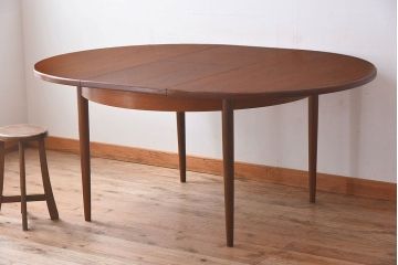 ヴィンテージ家具　北欧ビンテージスタイル　G-PLAN(ジープラン)　チーク材　エクステンションテーブル