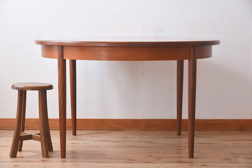 ヴィンテージ家具　北欧ビンテージスタイル　G-PLAN(ジープラン)　チーク材　エクステンションテーブル