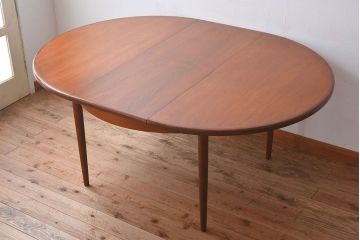 ヴィンテージ家具　北欧ビンテージスタイル　G-PLAN(ジープラン)　チーク材　エクステンションテーブル