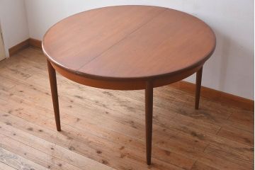 ヴィンテージ家具　北欧ビンテージスタイル　G-PLAN(ジープラン)　チーク材　エクステンションテーブル