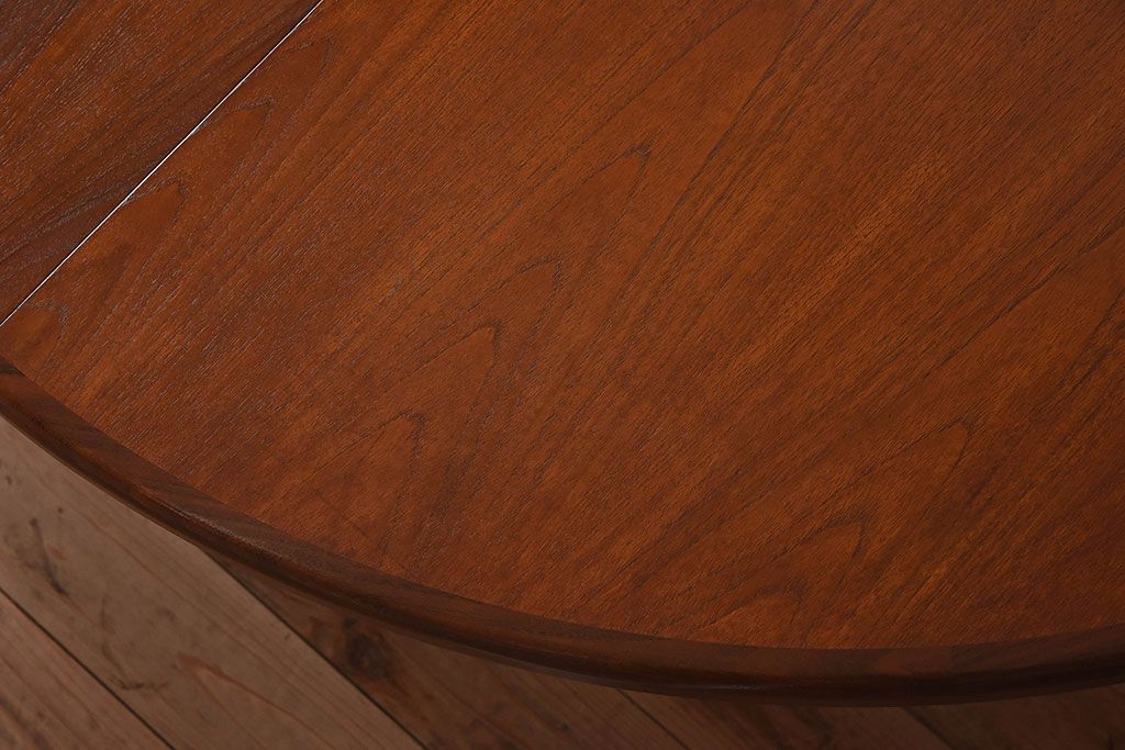 ヴィンテージ家具　北欧ビンテージスタイル　G-PLAN(ジープラン)　チーク材　エクステンションテーブル